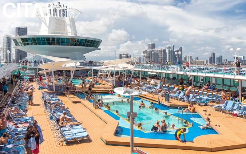 Tips for Solo Travelers to Socialize on a Cruise Ship